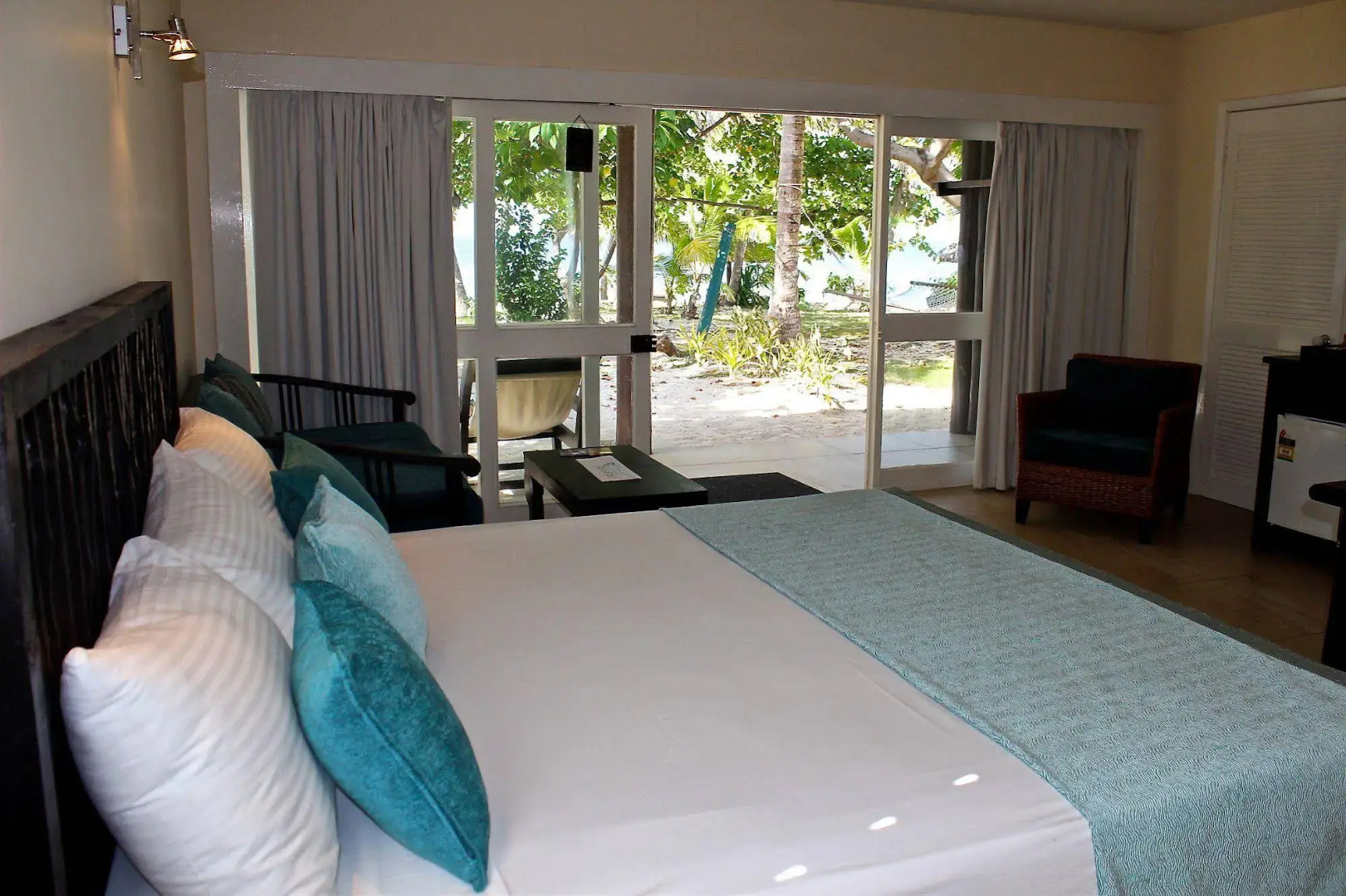 Nakelo Treasure Island Resort & Spa