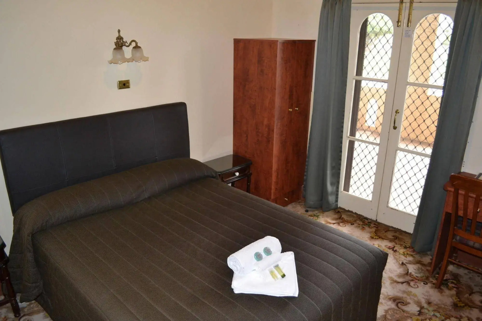 Historic Hydro Motor Inn