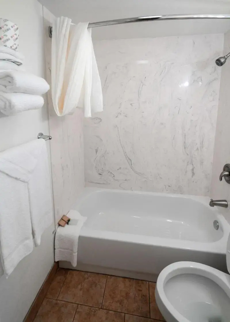 White's City Cavern Inn