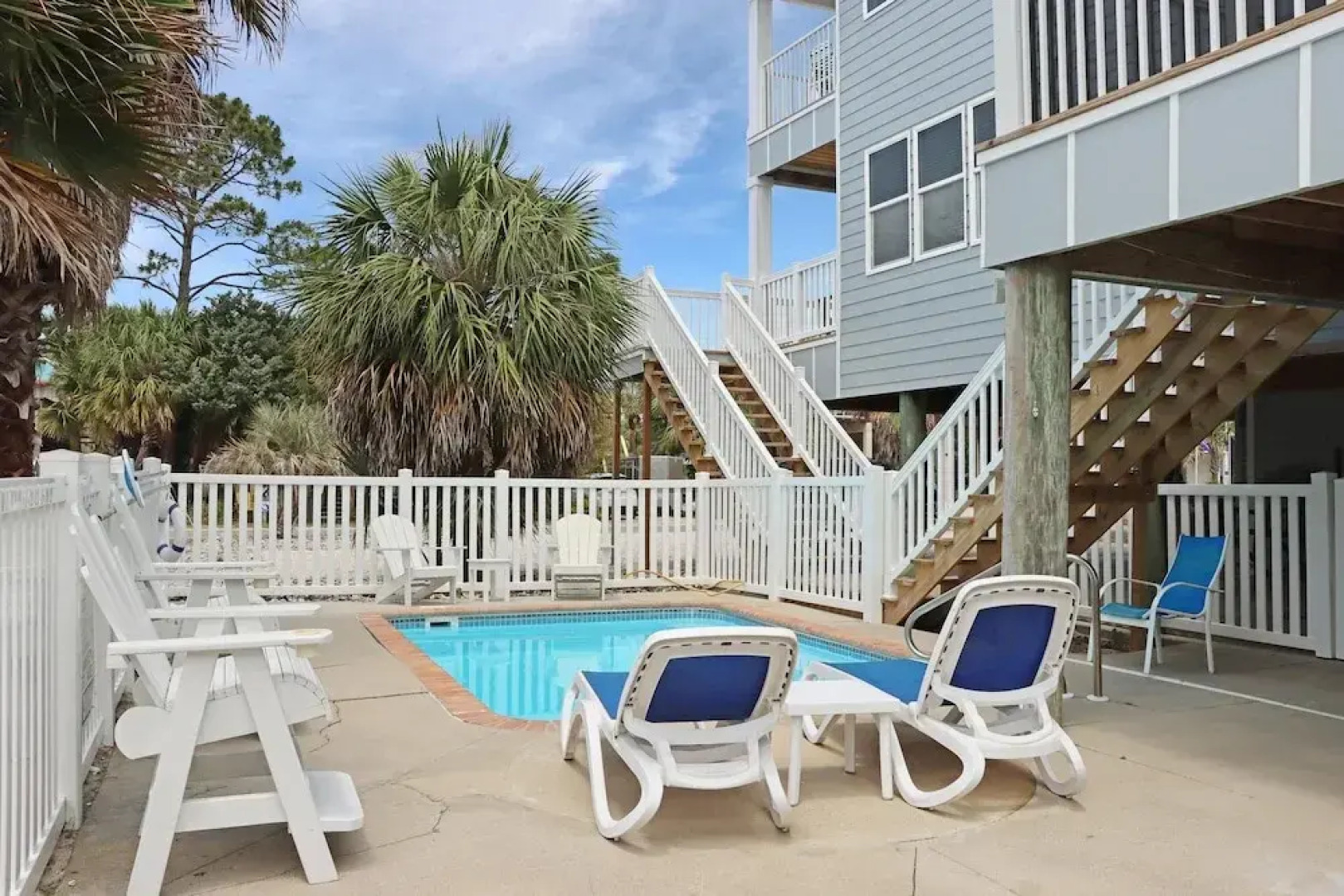 Yellow Bird Apartment