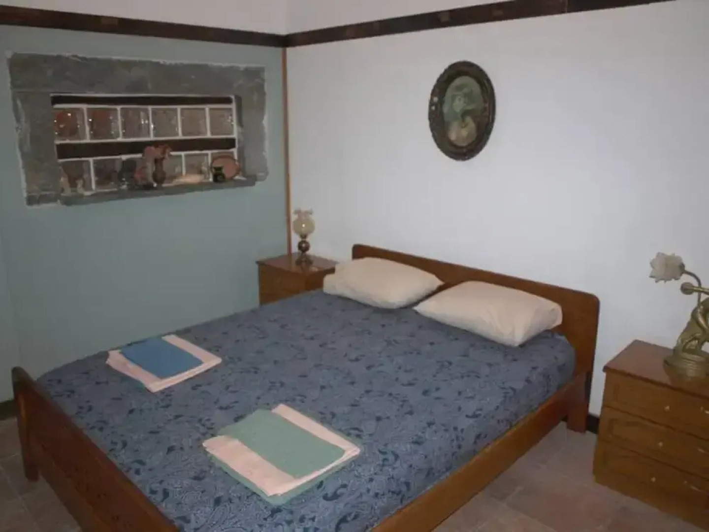 Alonaki Seafront Cottage