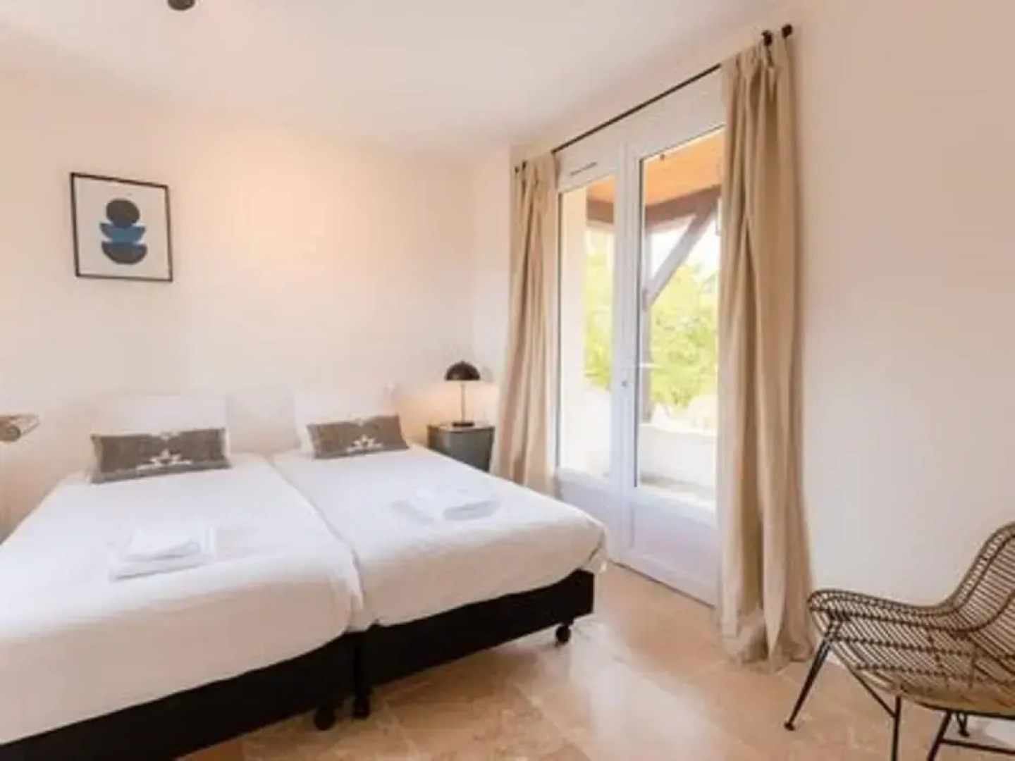 Modern Villa With Large Garden