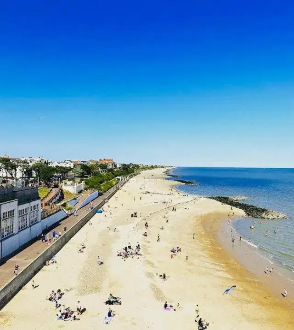 Lovely Family Home, 5 Minutes From the Beach