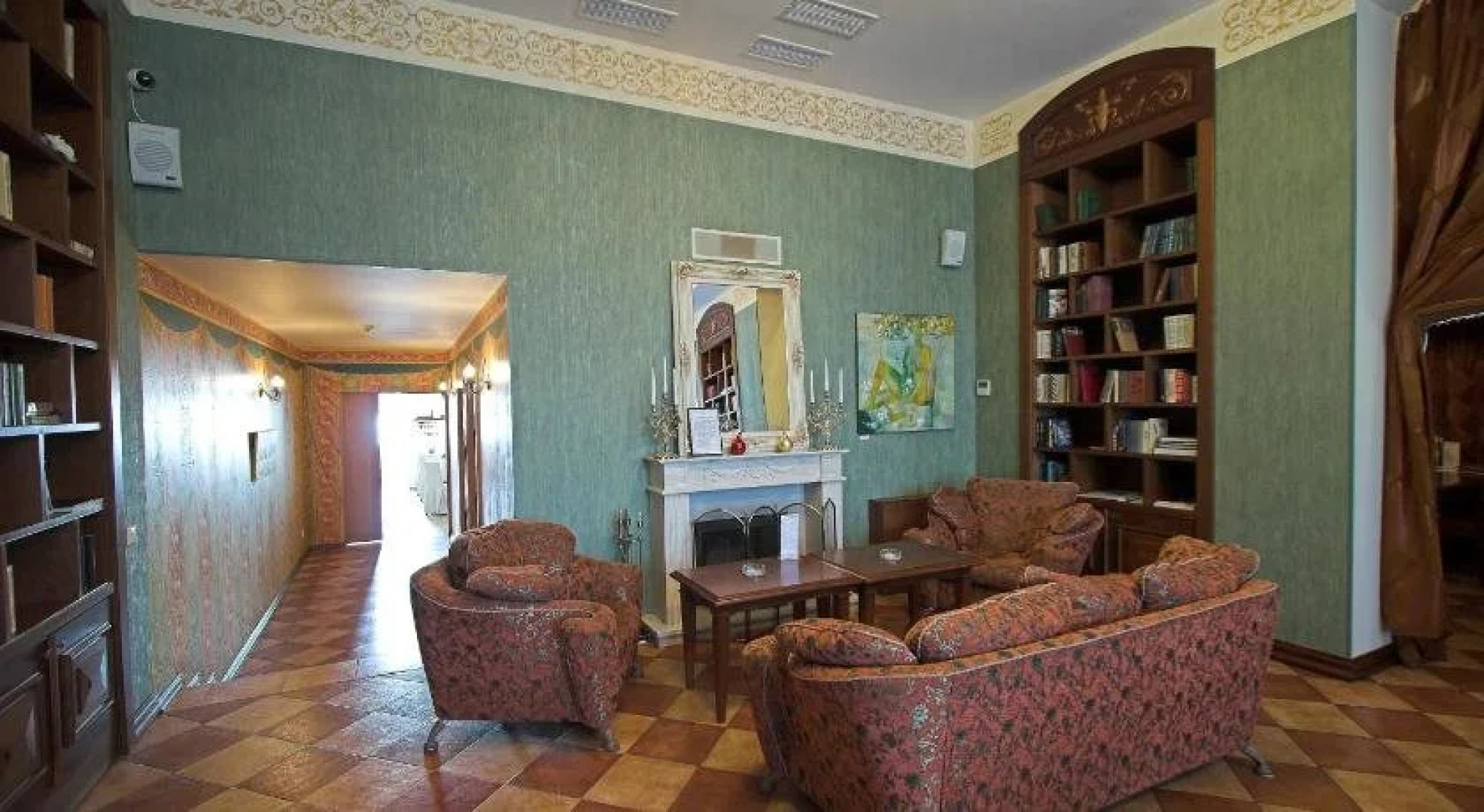 Отель Дафна