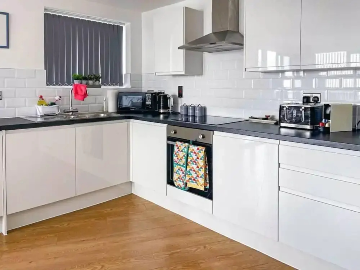 Superior 2 Bedroom Condo With Stunning Sea Views