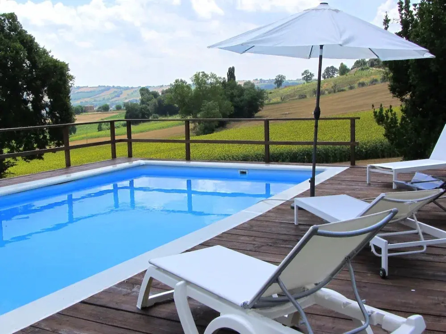 Holidays House and Spa on the Marche Region Hills. Privacy and Relax