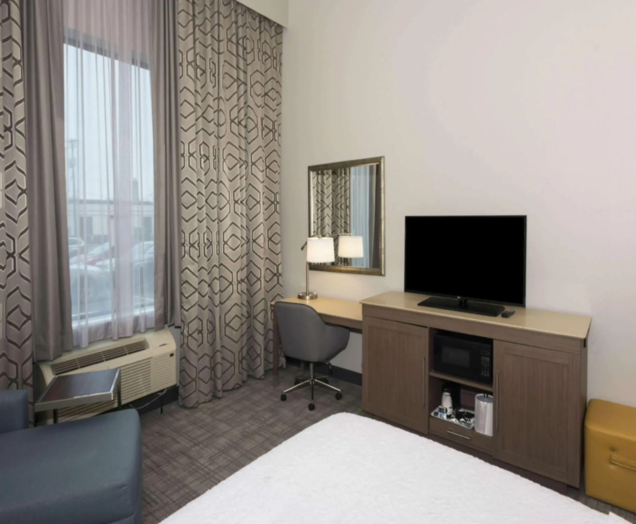 Hampton Inn & Suites Minneapolis University Area