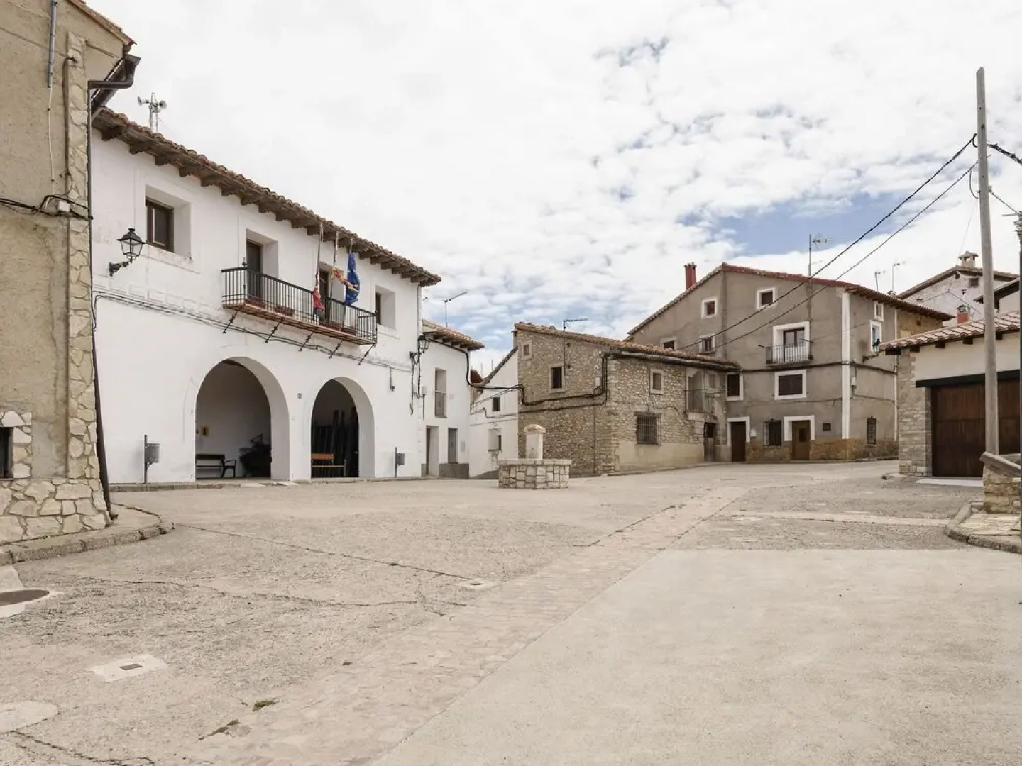 Modern Apartment in Gudar With Terrace