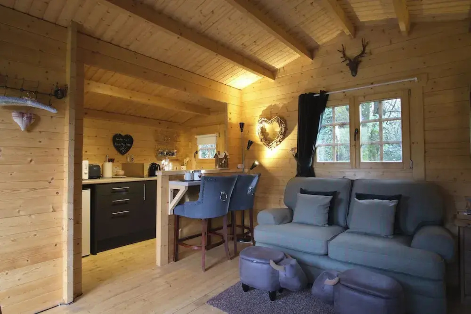 1-bed Cabin, 2 Adults, Wood Burning Hot Tub & Fire