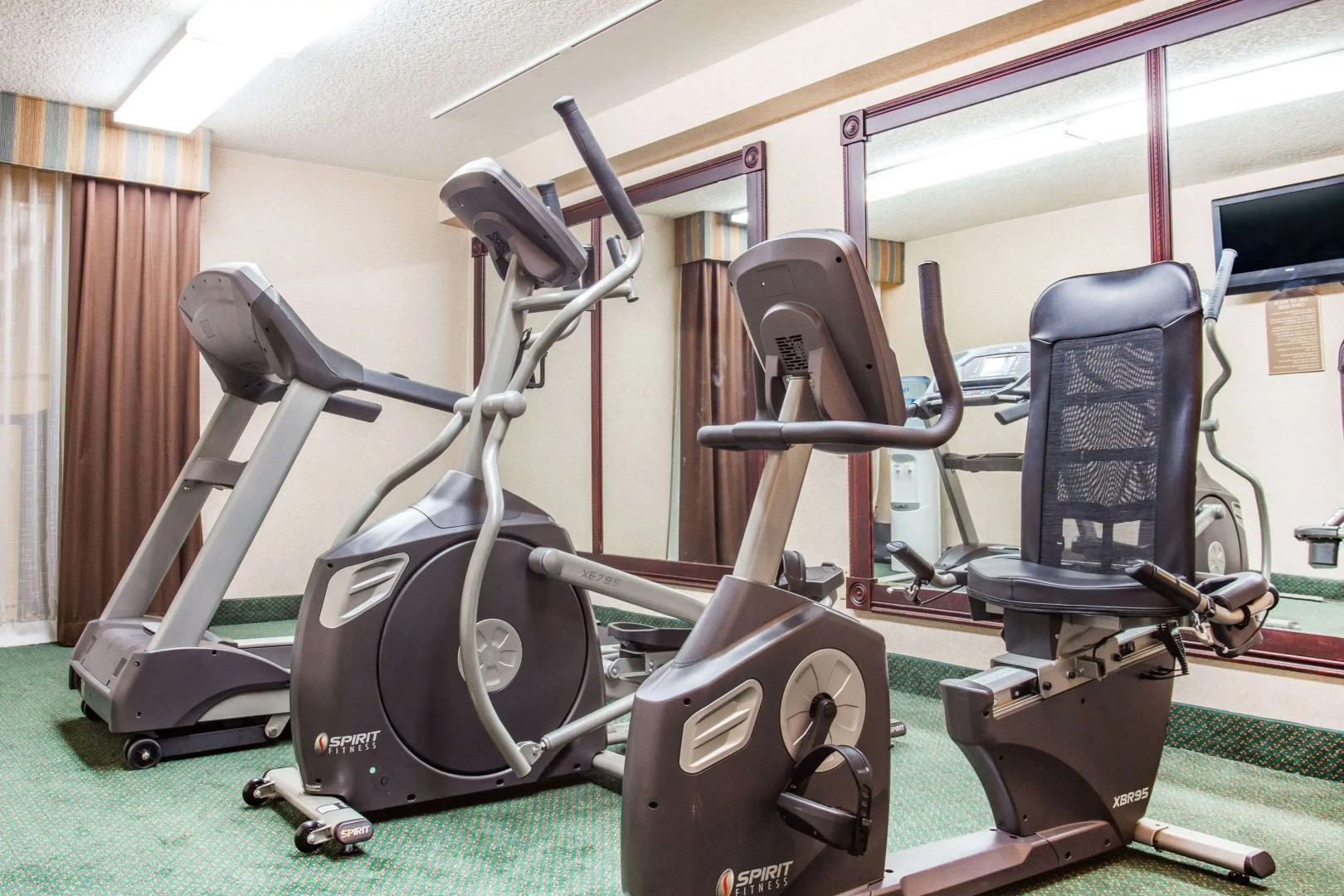 Ramada by Wyndham Jacksonville I-95 by Butler Blvd