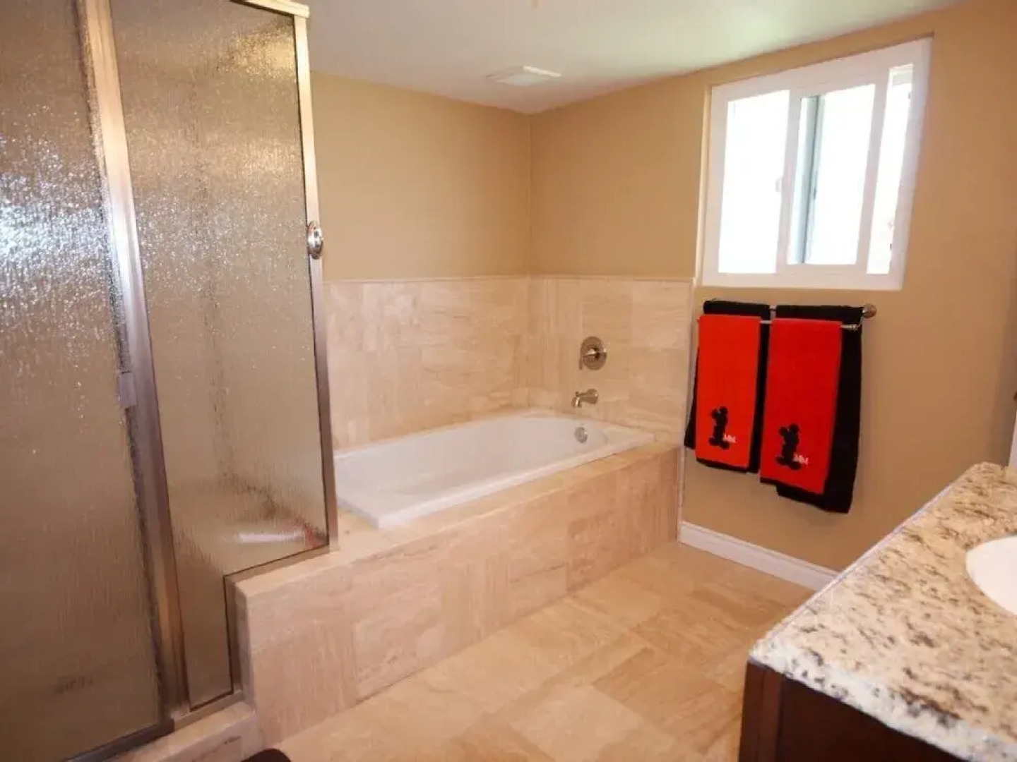 The Wonderland House 5 Bedrooms 3 Bathrooms Home