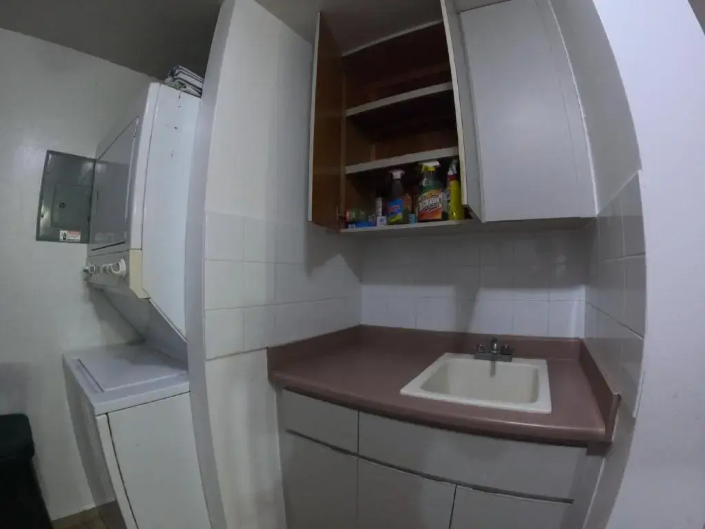 In Joyuda Beach, Apartment with Pool & Basketball Court