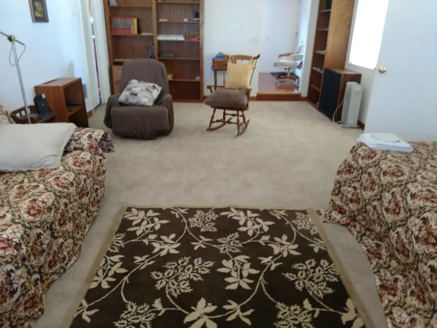 Lakeside Hostel & Guest House