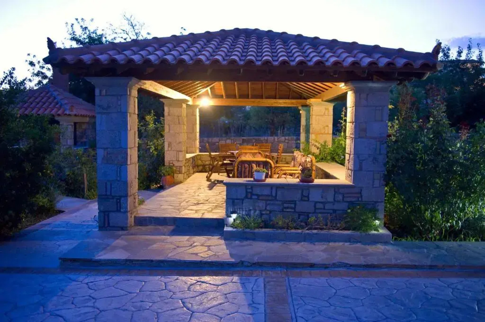 Artemis Traditional Hotel