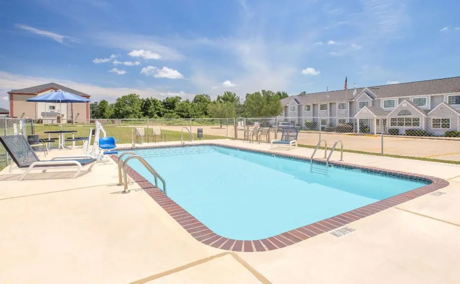 Microtel Inn & Suites by Wyndham Broken Bow
