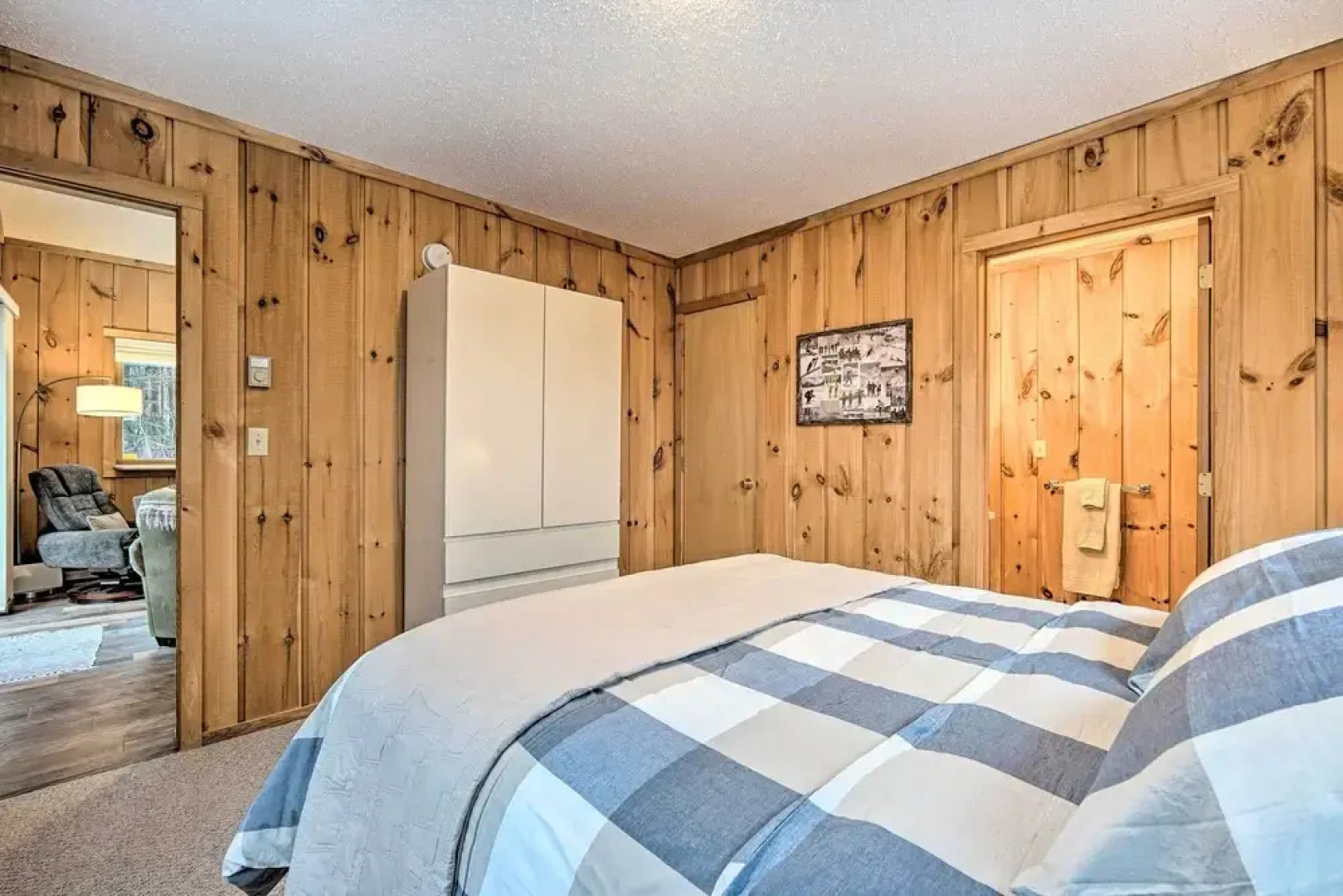 Relaxing Home Mins From Mt Snow, Hiking, & Lakes