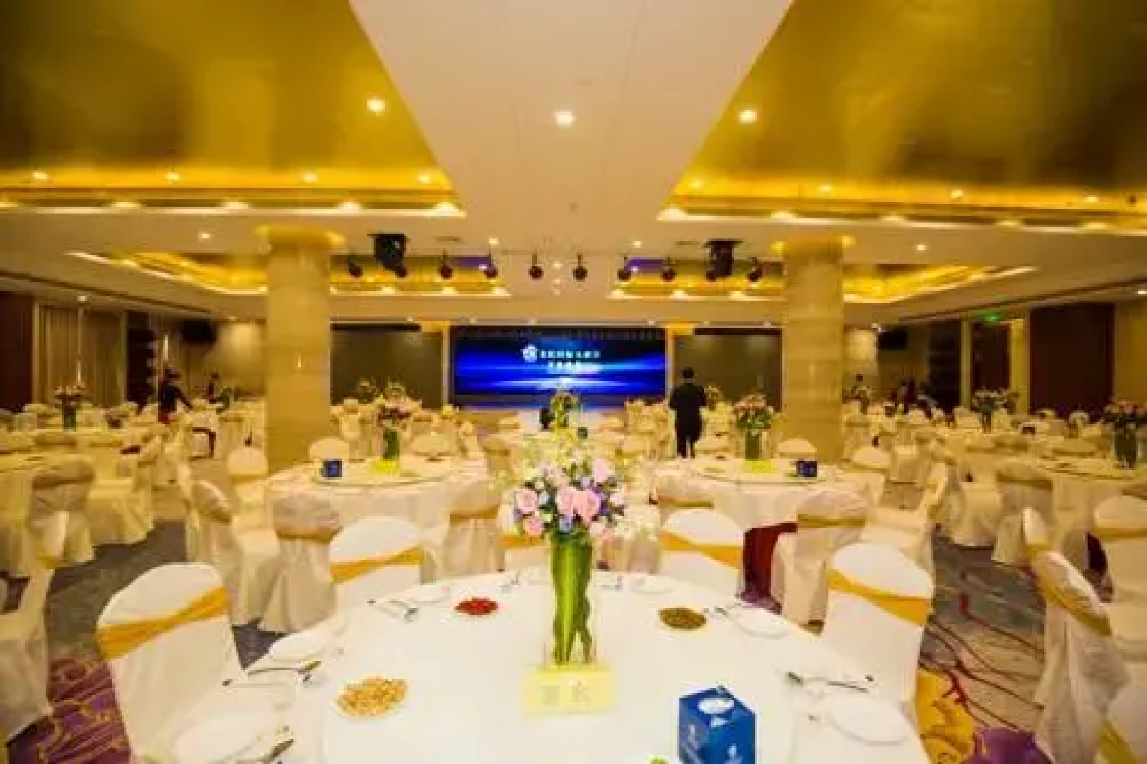 Longyue International Hotel