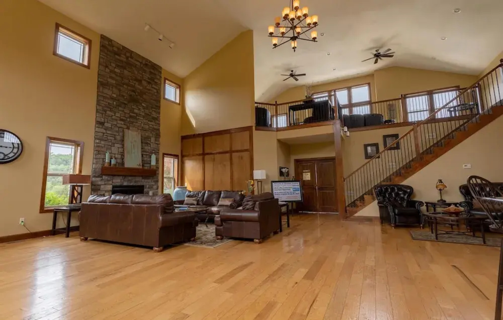 Classy Canyon Retreat - 5 Br Home