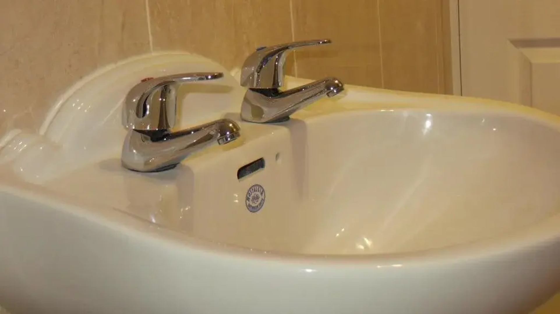 Ambassador Court Hotel