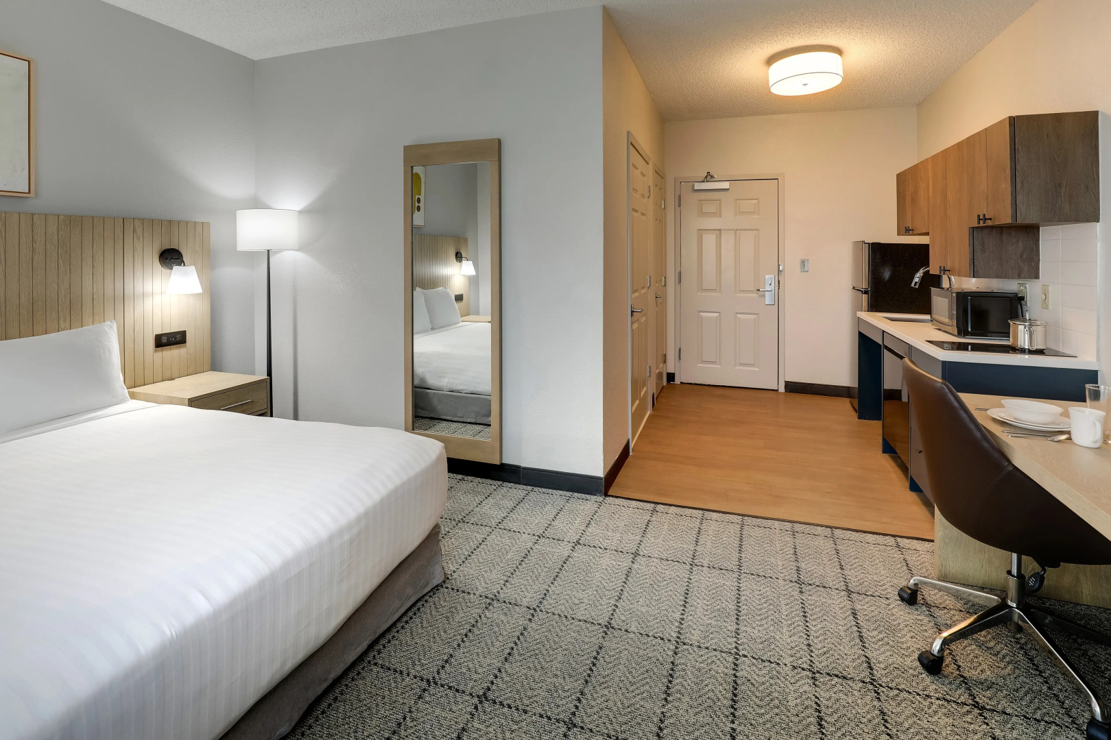 Sonesta Simply Suites Miami Airport Doral