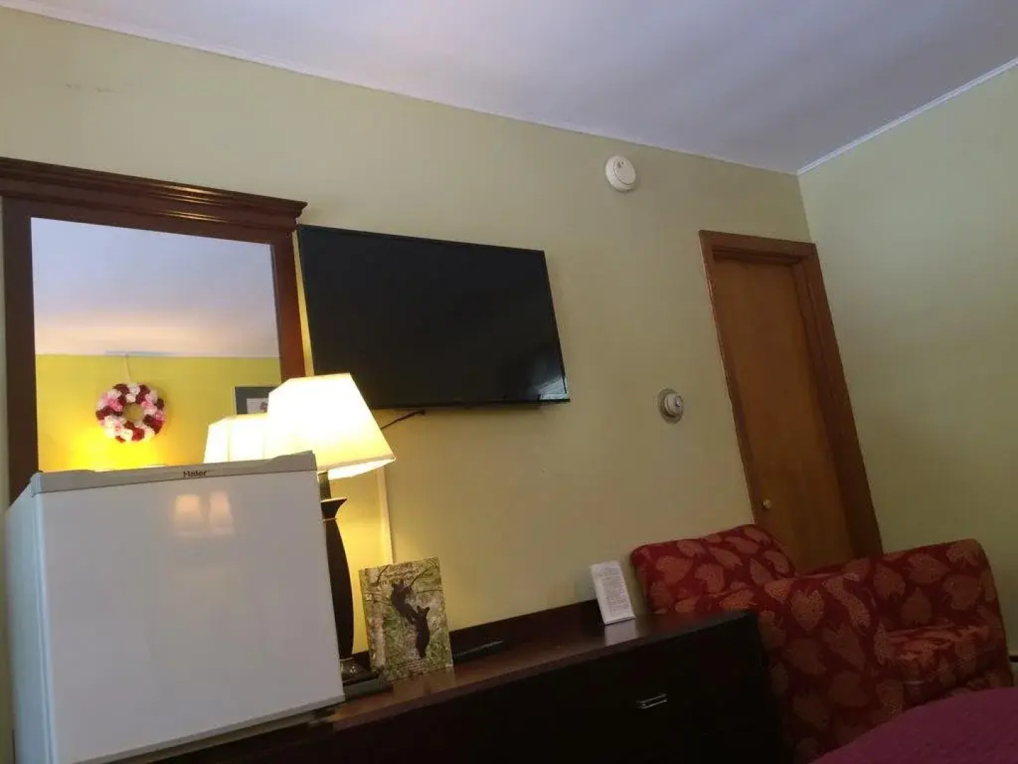 Perry's Motel and Cottages