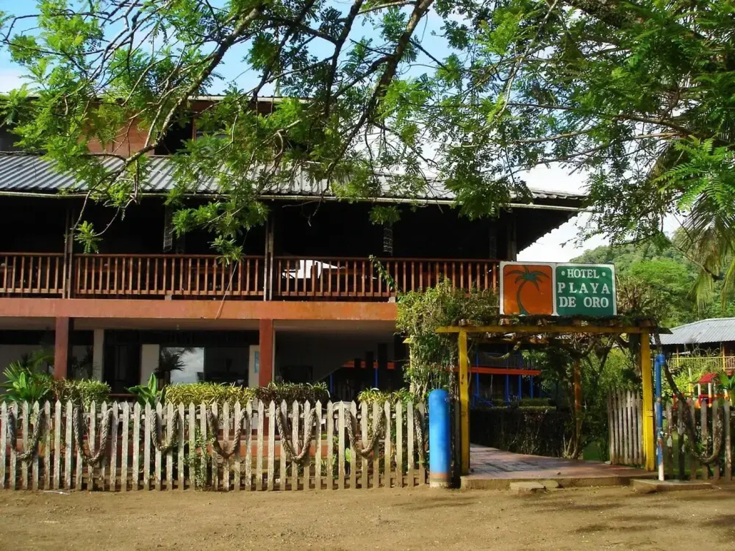 Playa de Oro Lodge