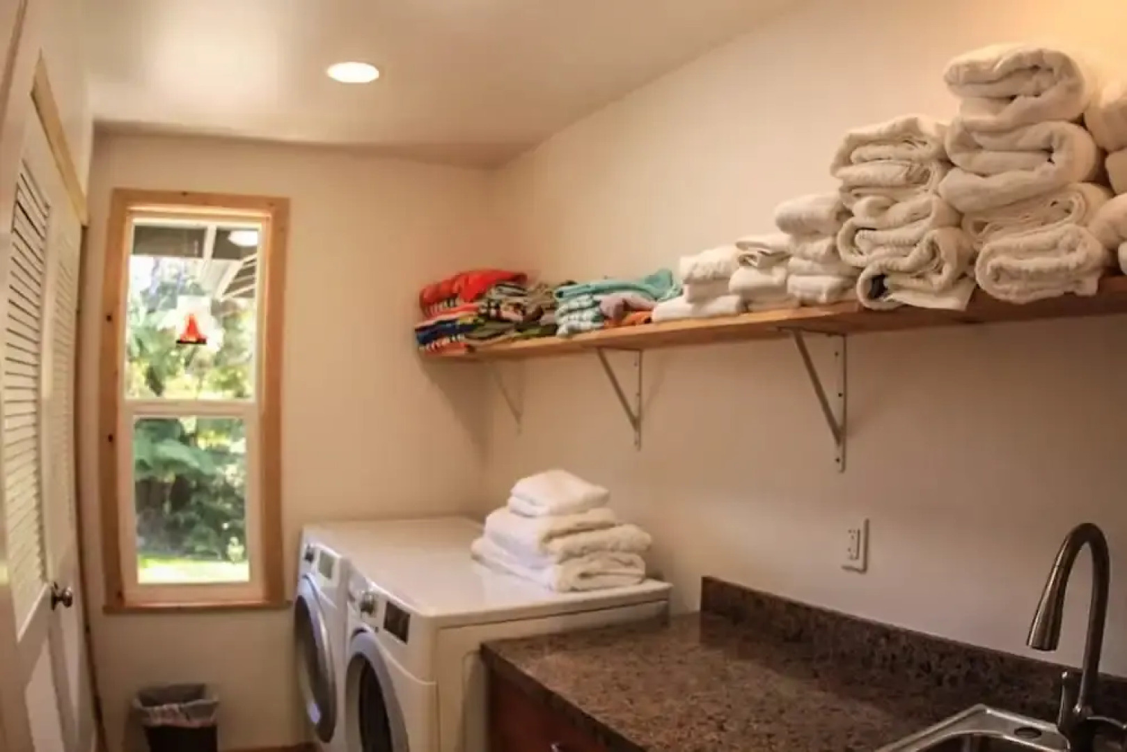 Hale OnaOna by Hawaii Volcano Vacations