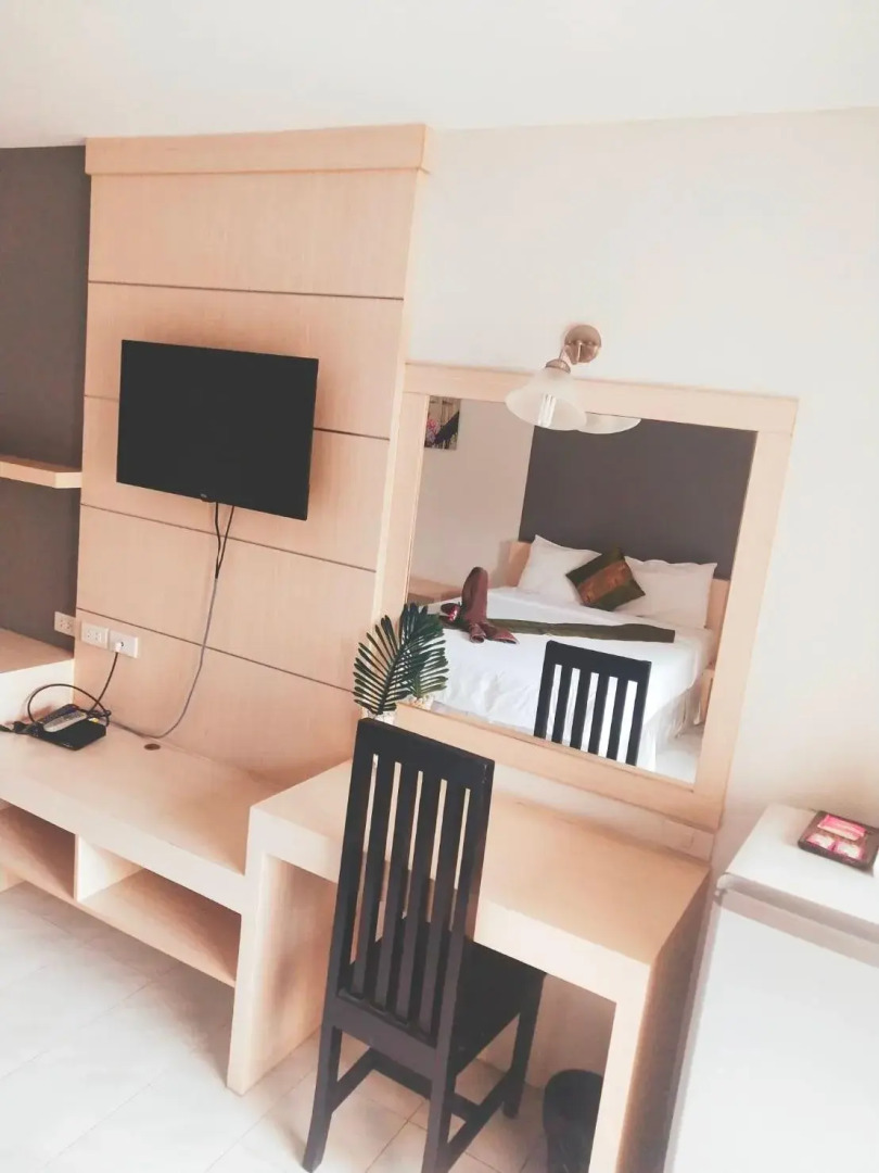 Grand Esie Service Apartment