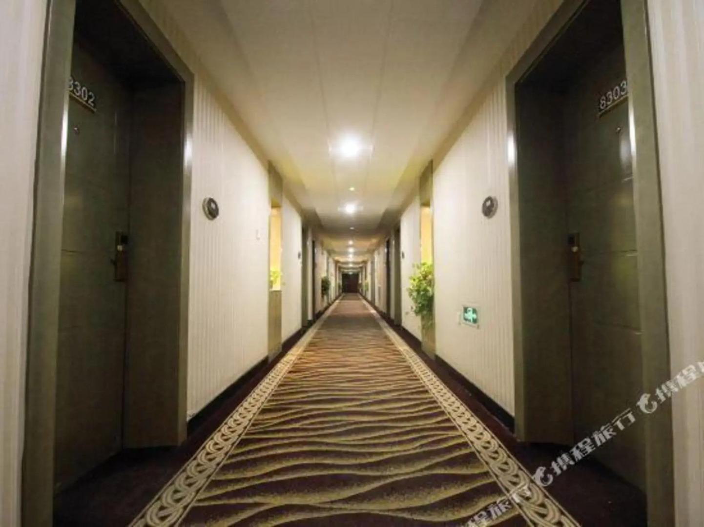 Super 8 Jiuquan Jindi