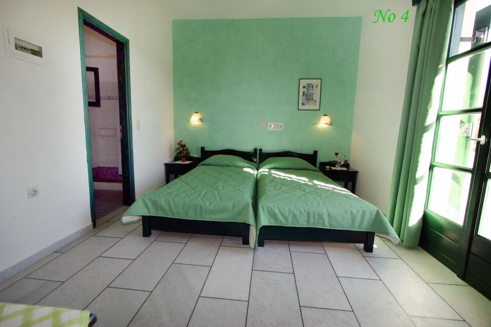 Studios Vrettos Beachfront Hotel