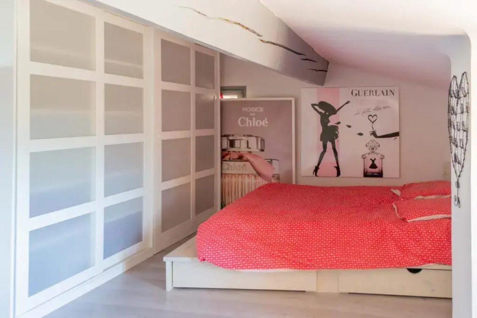 Appartement type loft dans le centre de Roussillon