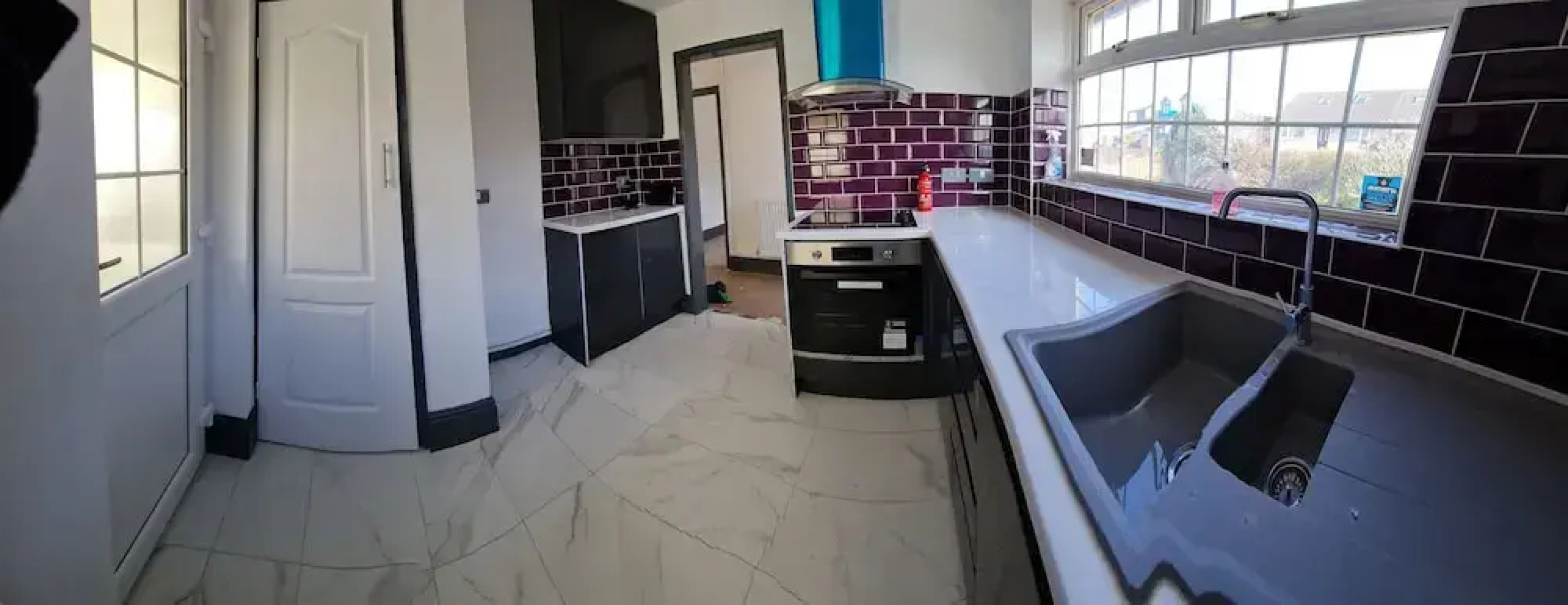 Bristol 2-bed Bungalow, Sleeps 4, Parking