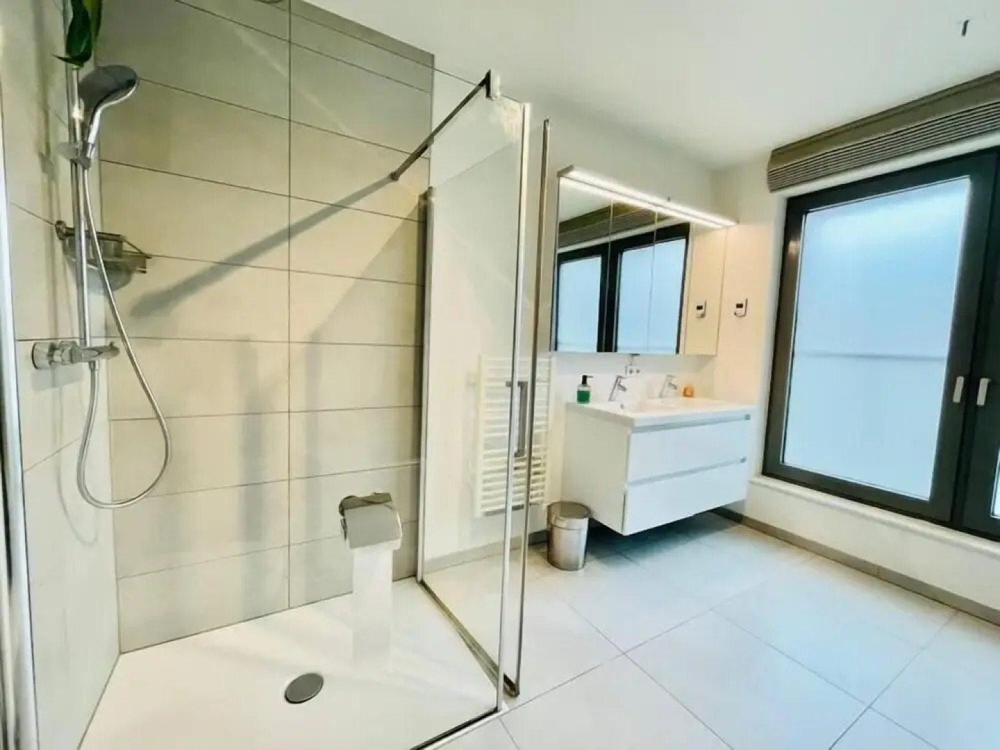 Luxury 3 bedrooms- Terrace and Parking