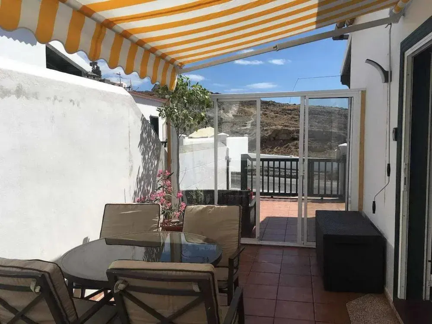 La Casa del Sol, Abades