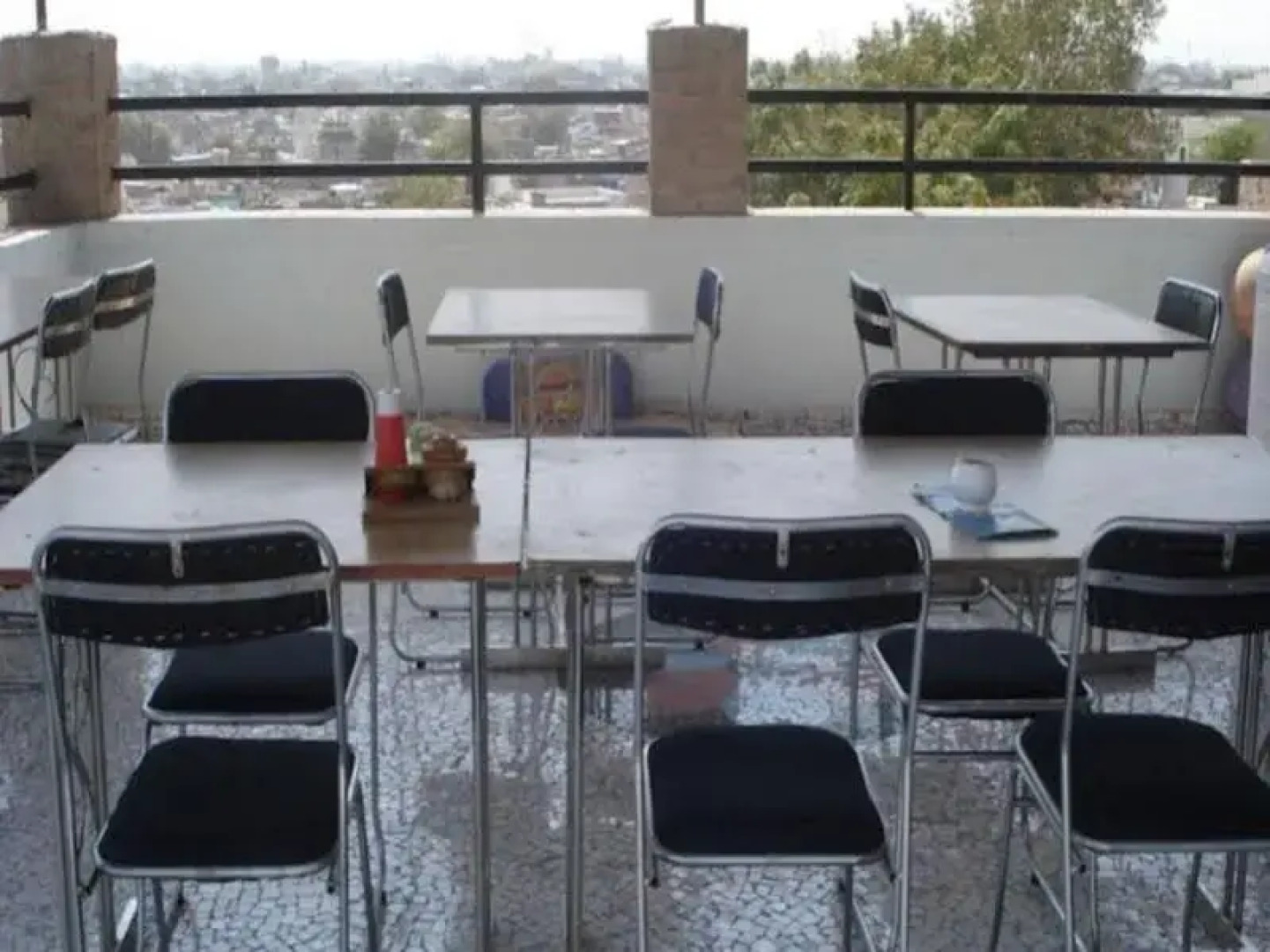 Sunshine Guest House & Restaurant