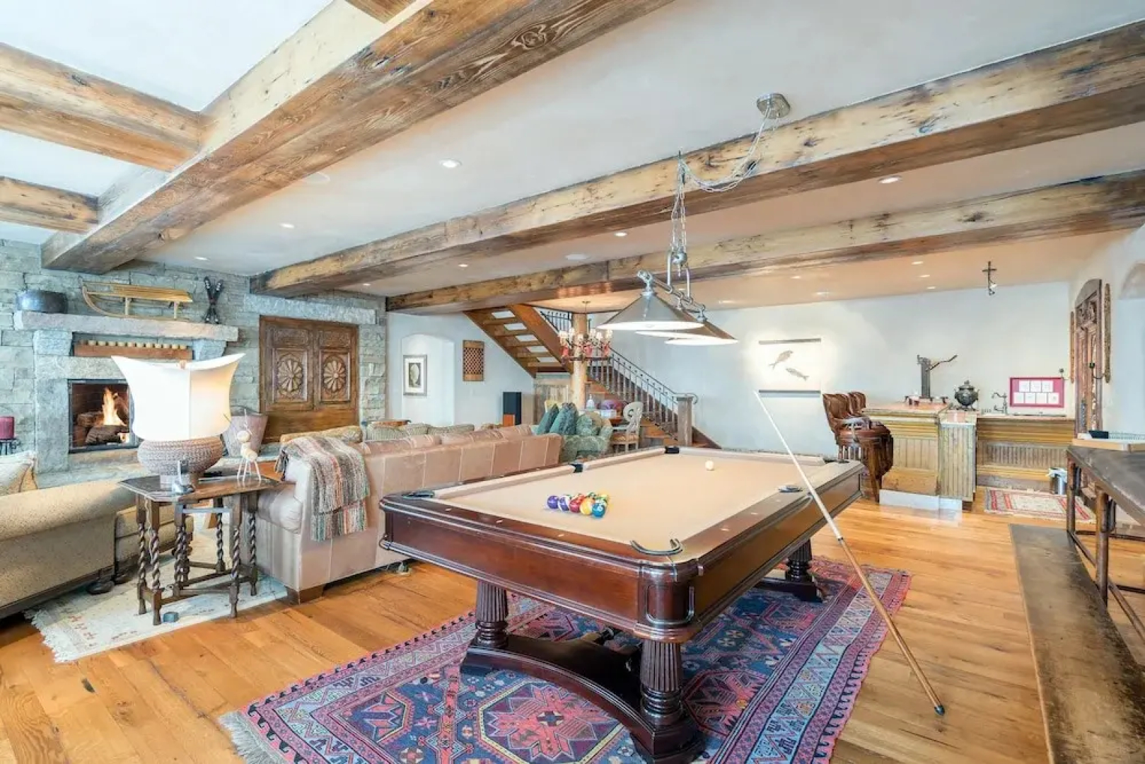 Hilltop Hideaway - Expansive Views From This Private Estate, Hot Tub, Pool Table