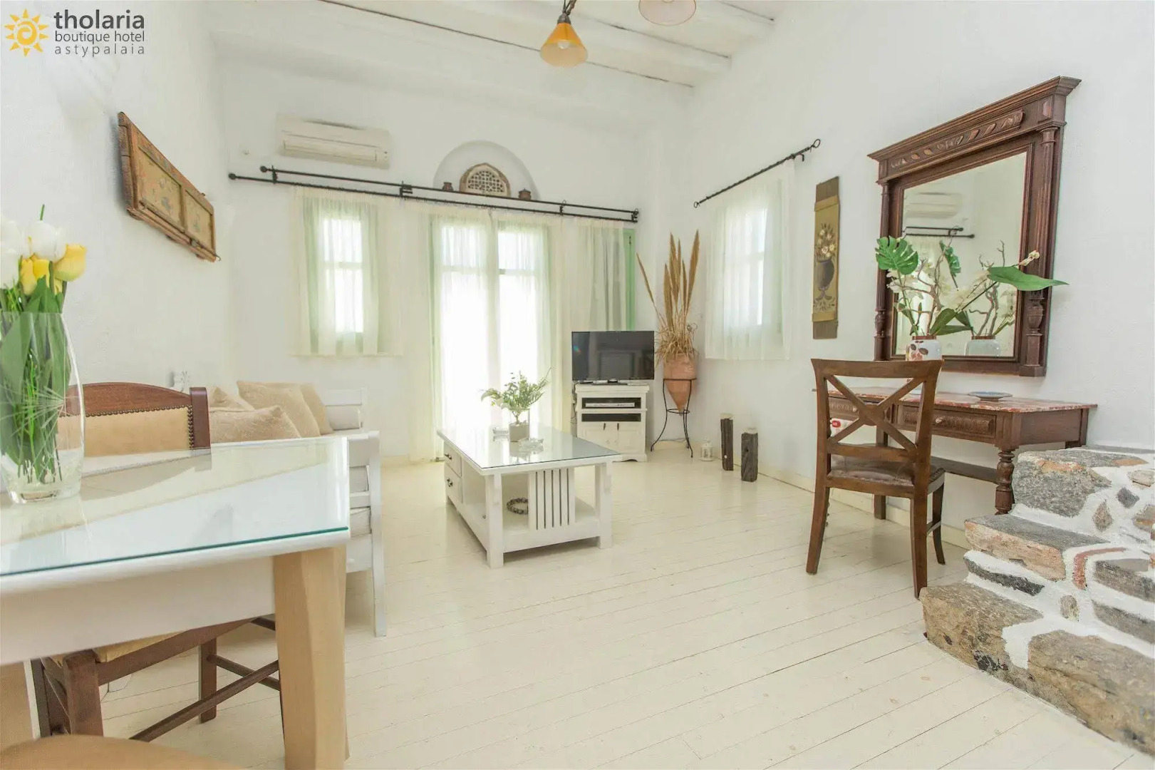 Tholaria Boutique Hotel