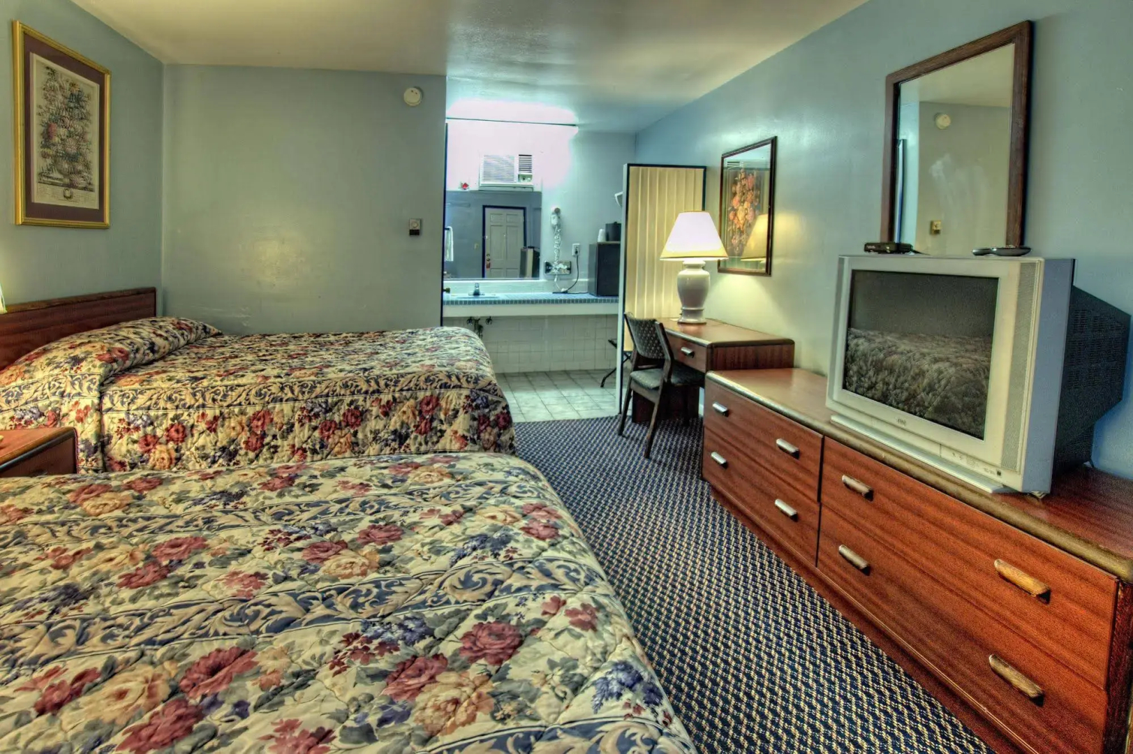 Budget Host Three Crowns Motor Lodge