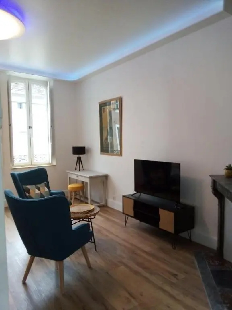 Grand studio de charme rénovation haut de gamme centre historique CAHORS