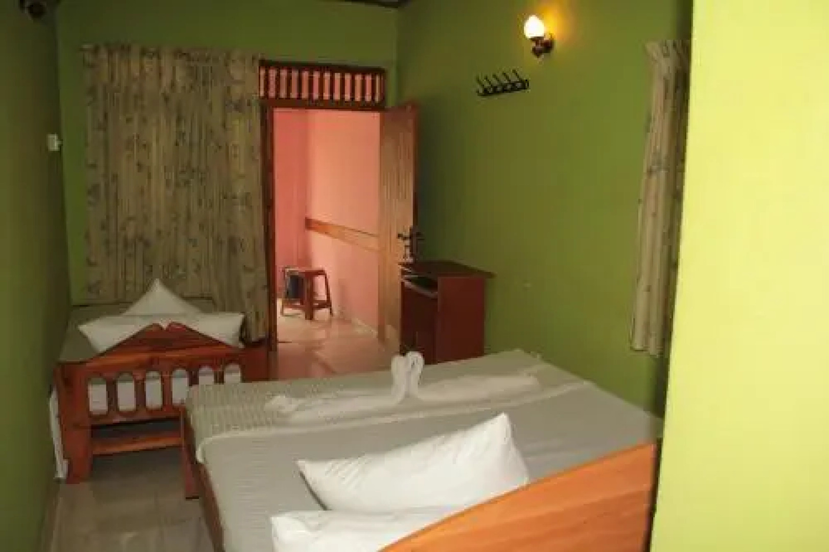 Elephants Fence Guest & Safari Services