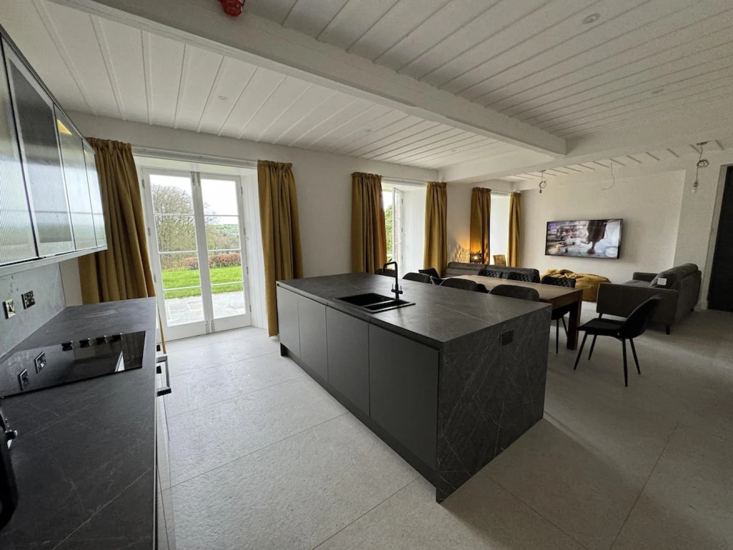 Captivating 5-bed Apartment Near Sion Mills