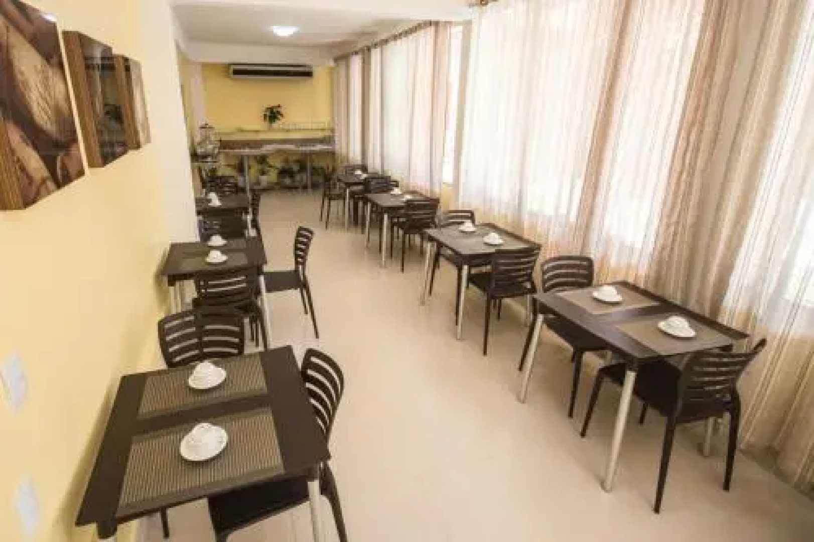 Hotel Equinocios Essential