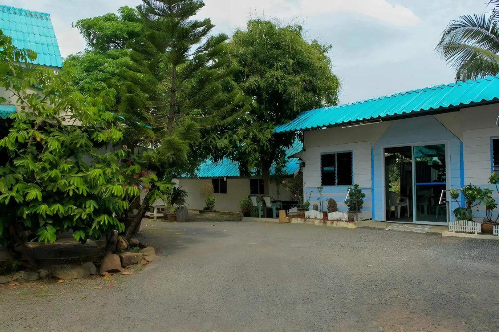 P California Inter Hostel