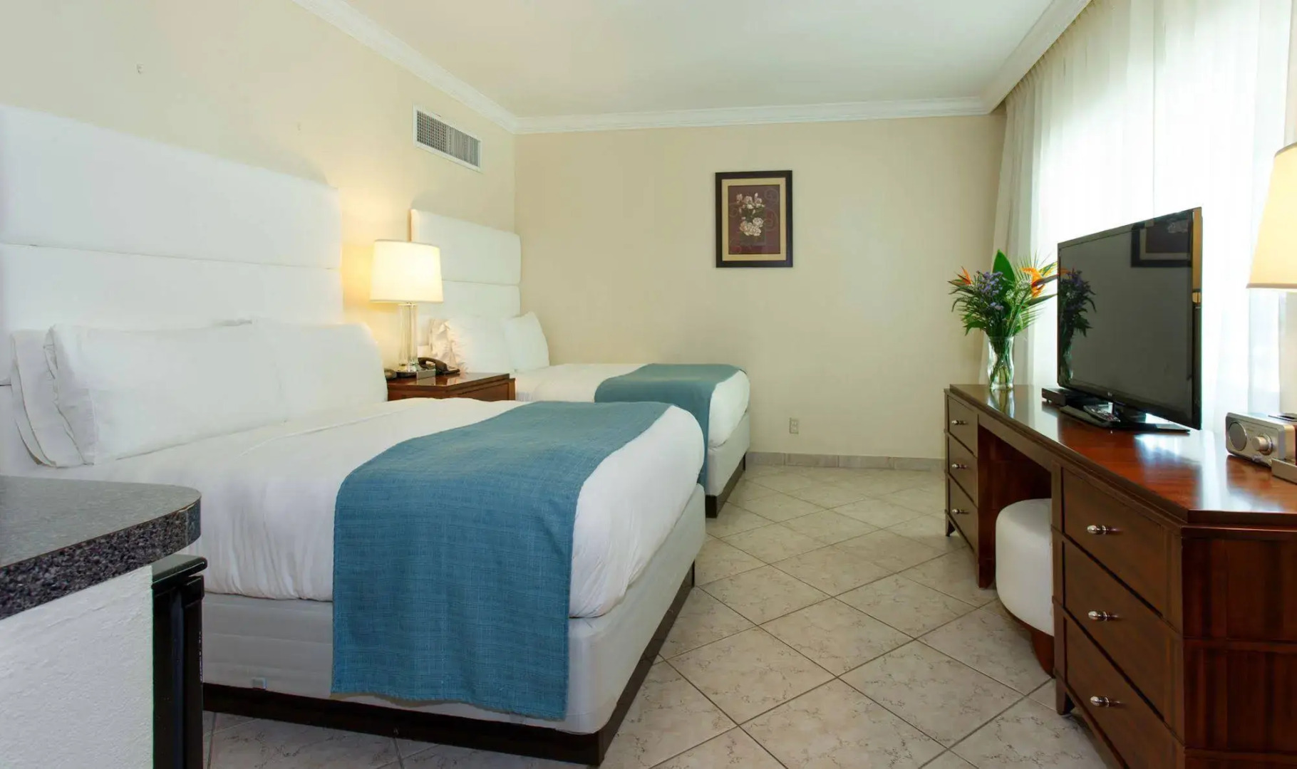 The Sea Lord Hotel & Suites (Adults Only)