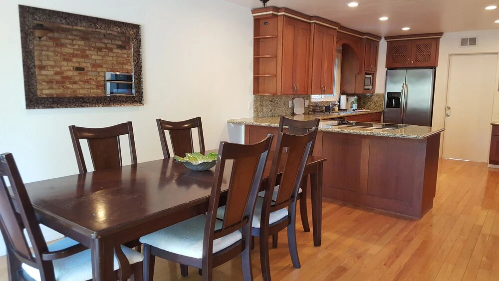 Gala Apple 3br 2ba