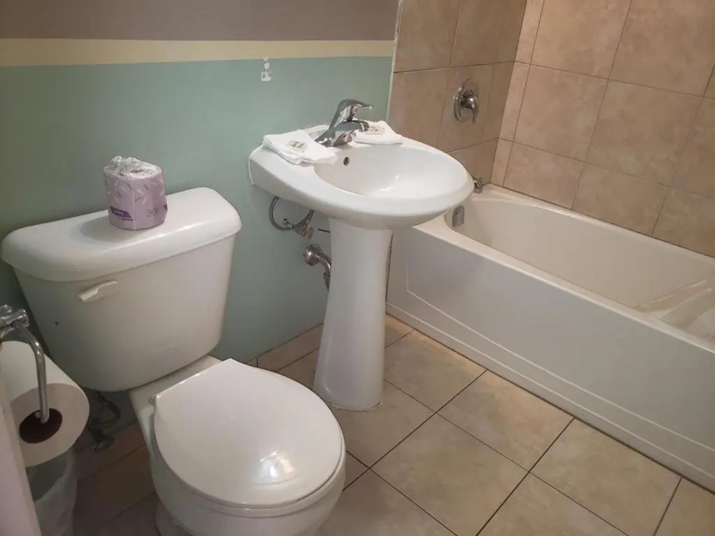 Niagara Falls Courtside Inn