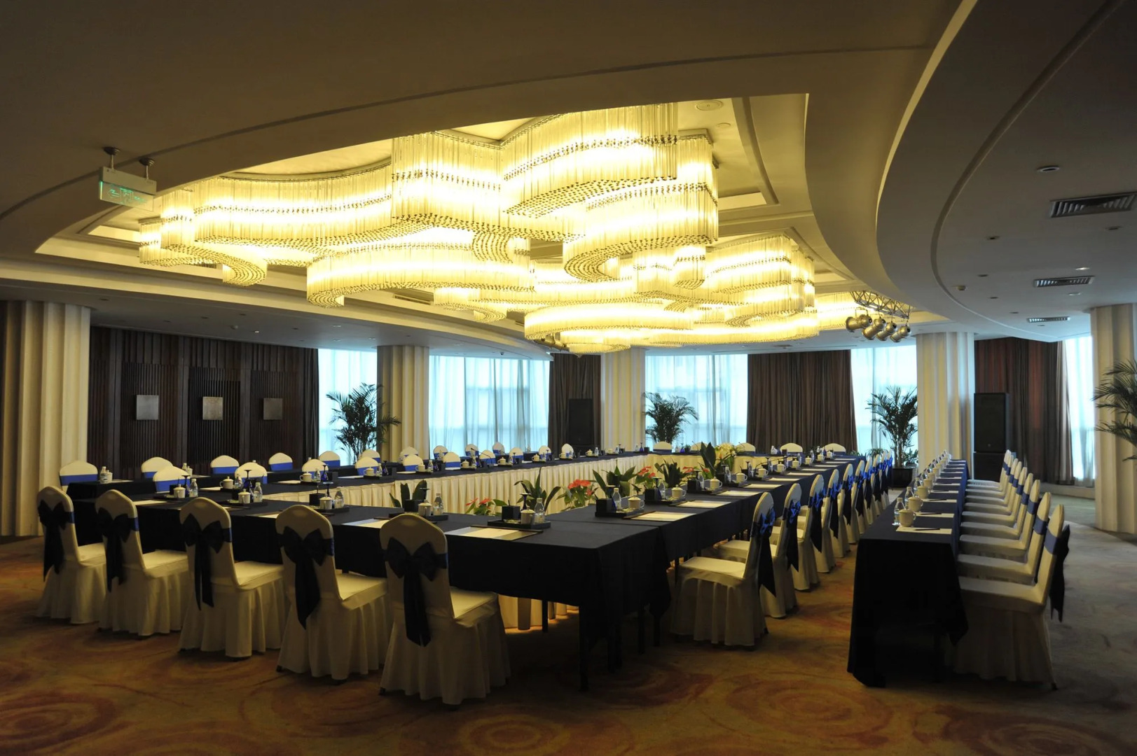 Fuyang International Trade Center Hotel