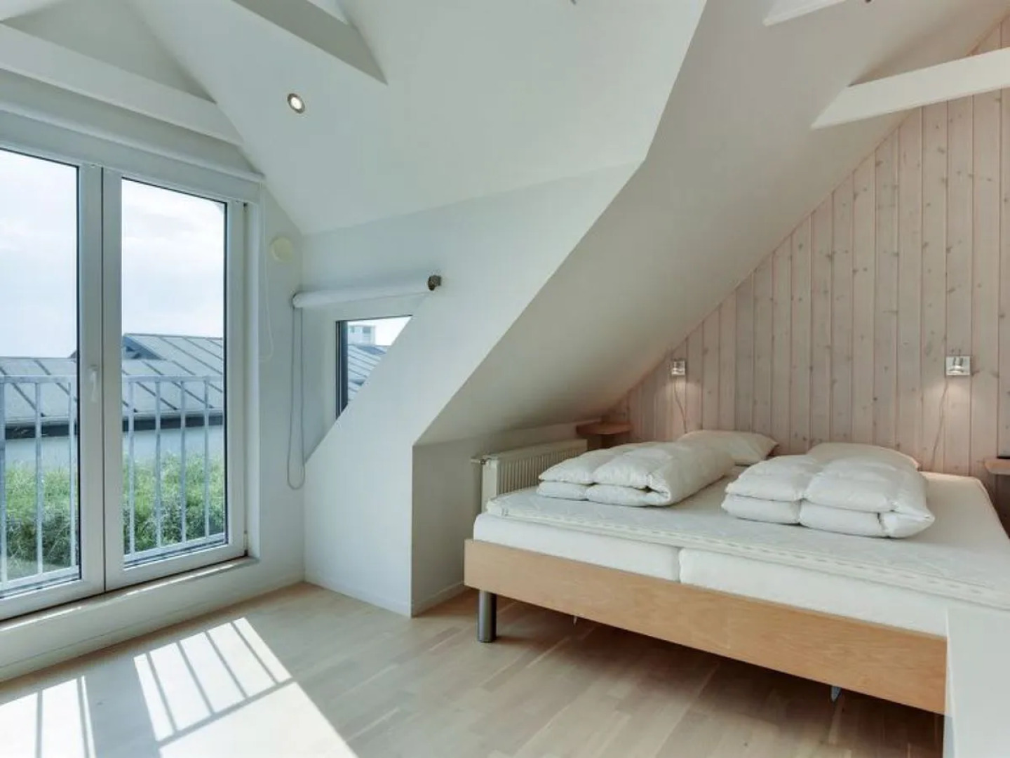 "Theodora" - 700m from the sea in NW Jutland