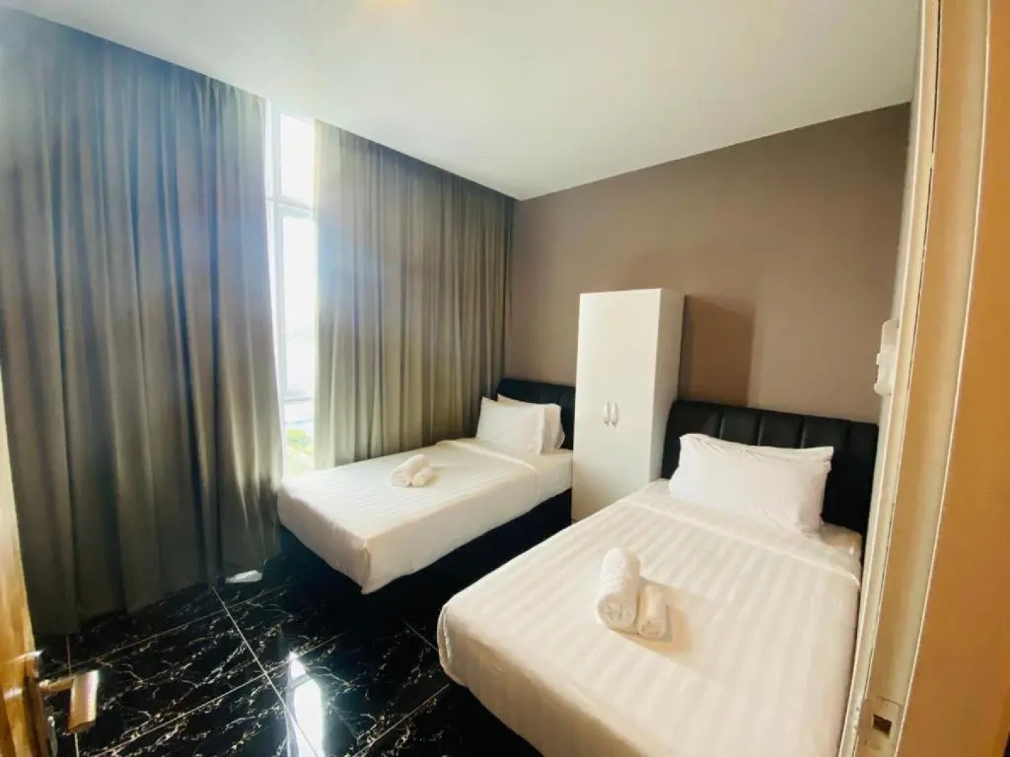 Stirling Suites Hotel & Serviced Apartment