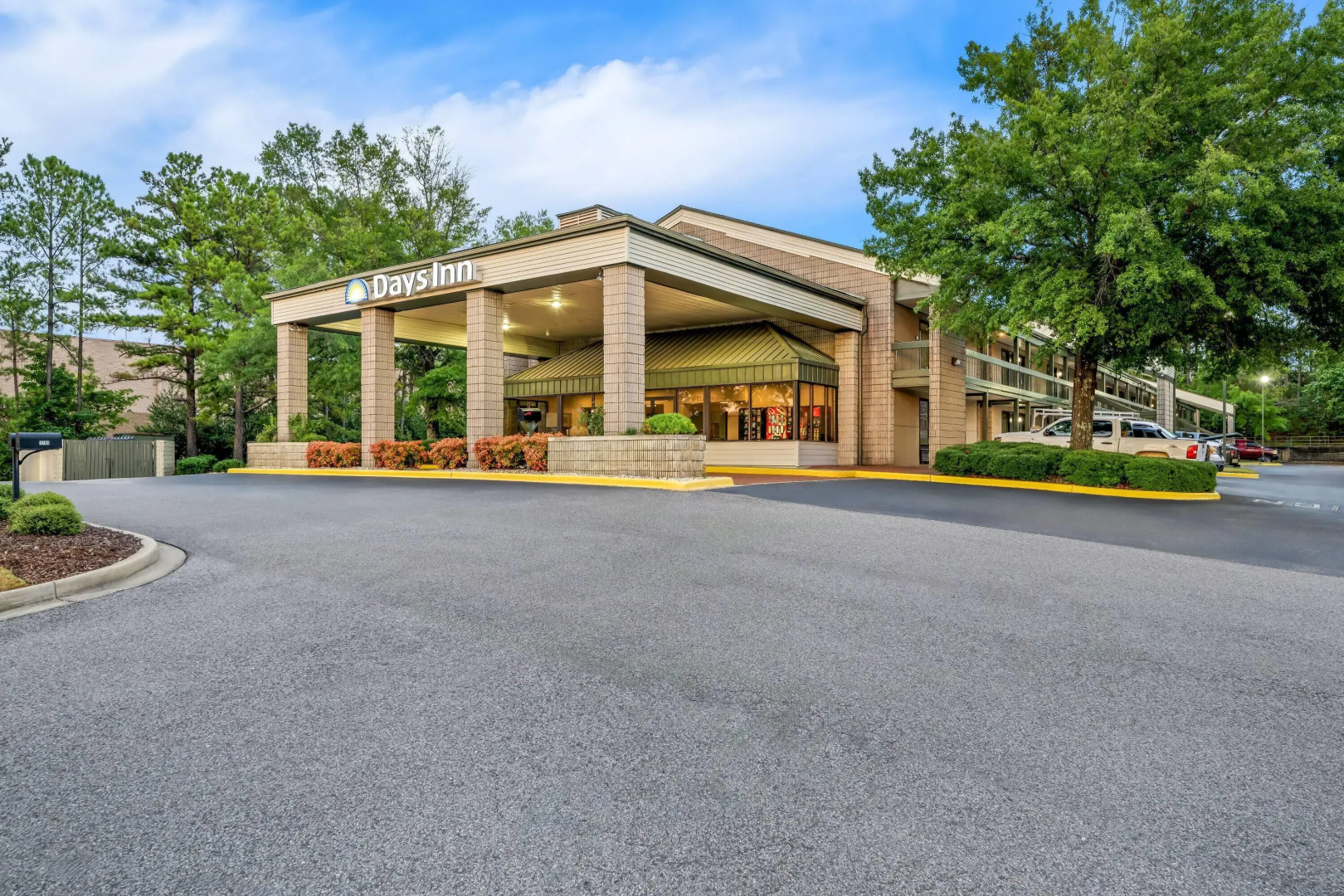 Days Inn by Wyndham Hoover Birmingham